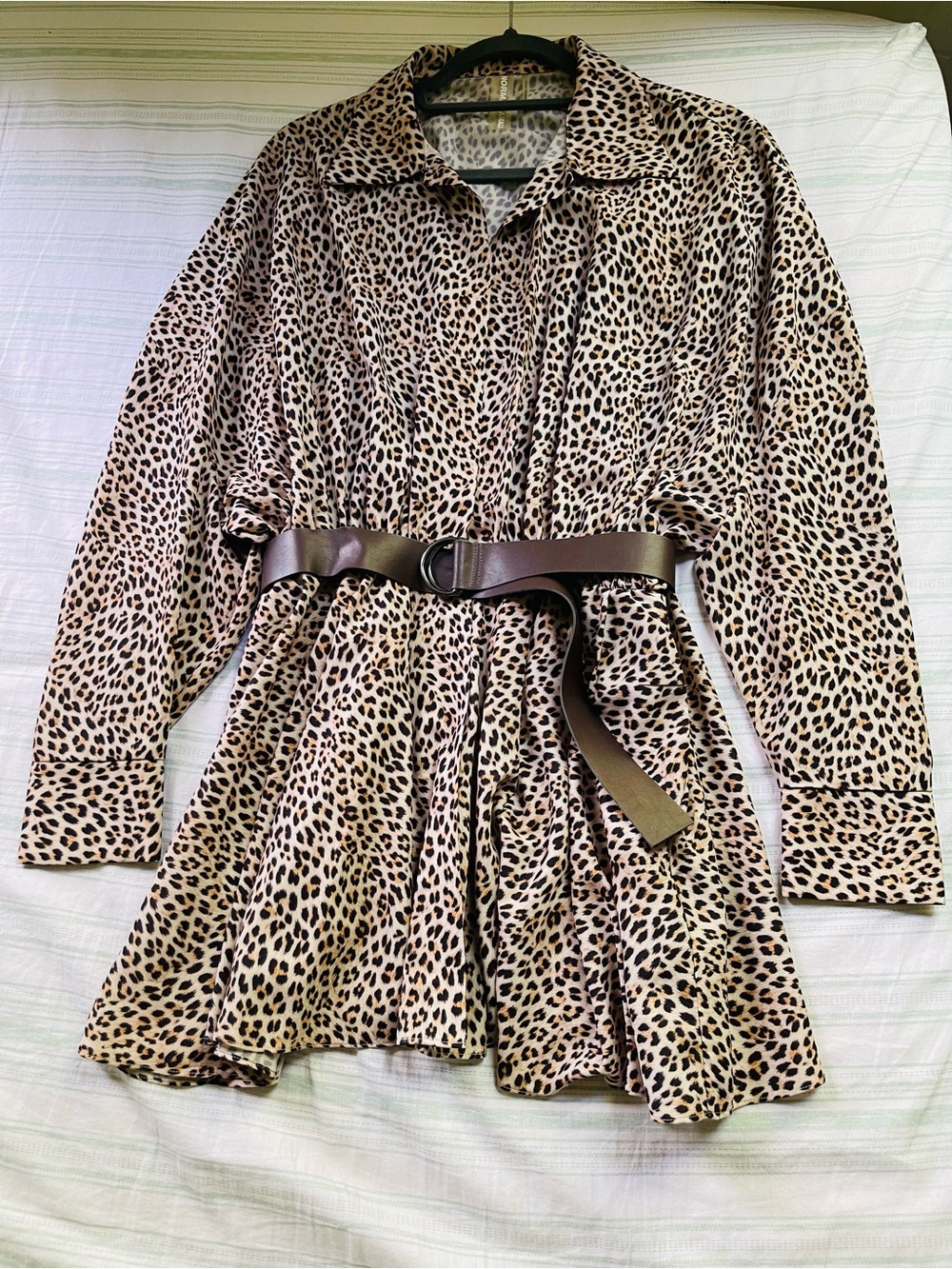 NORMA KAMALI SUPER OS BF NK SHIRT MINI DRESS WITH BELT IN LEOPARD PRINT